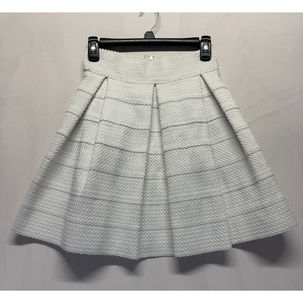 Charlotte Russe A Line Skirt Womens Small White Wavy Textured‎ Pleated Back Zip